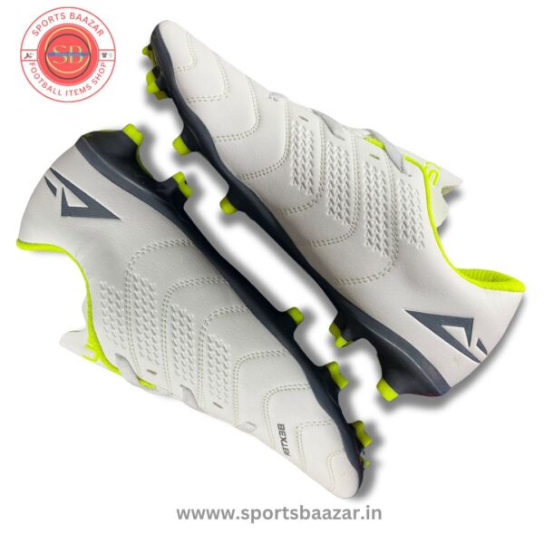 Puks Men’s White Soccer Boots – Pro Performance Design